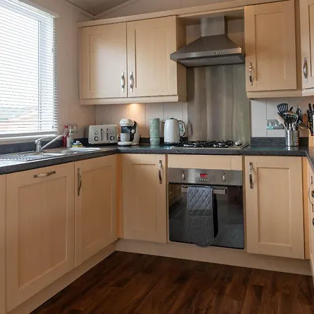 6 Atlantic Crescent Lodge - 2 Bed-Sleeps 4-Tjs6Ac Ilfracombe Exterior photo