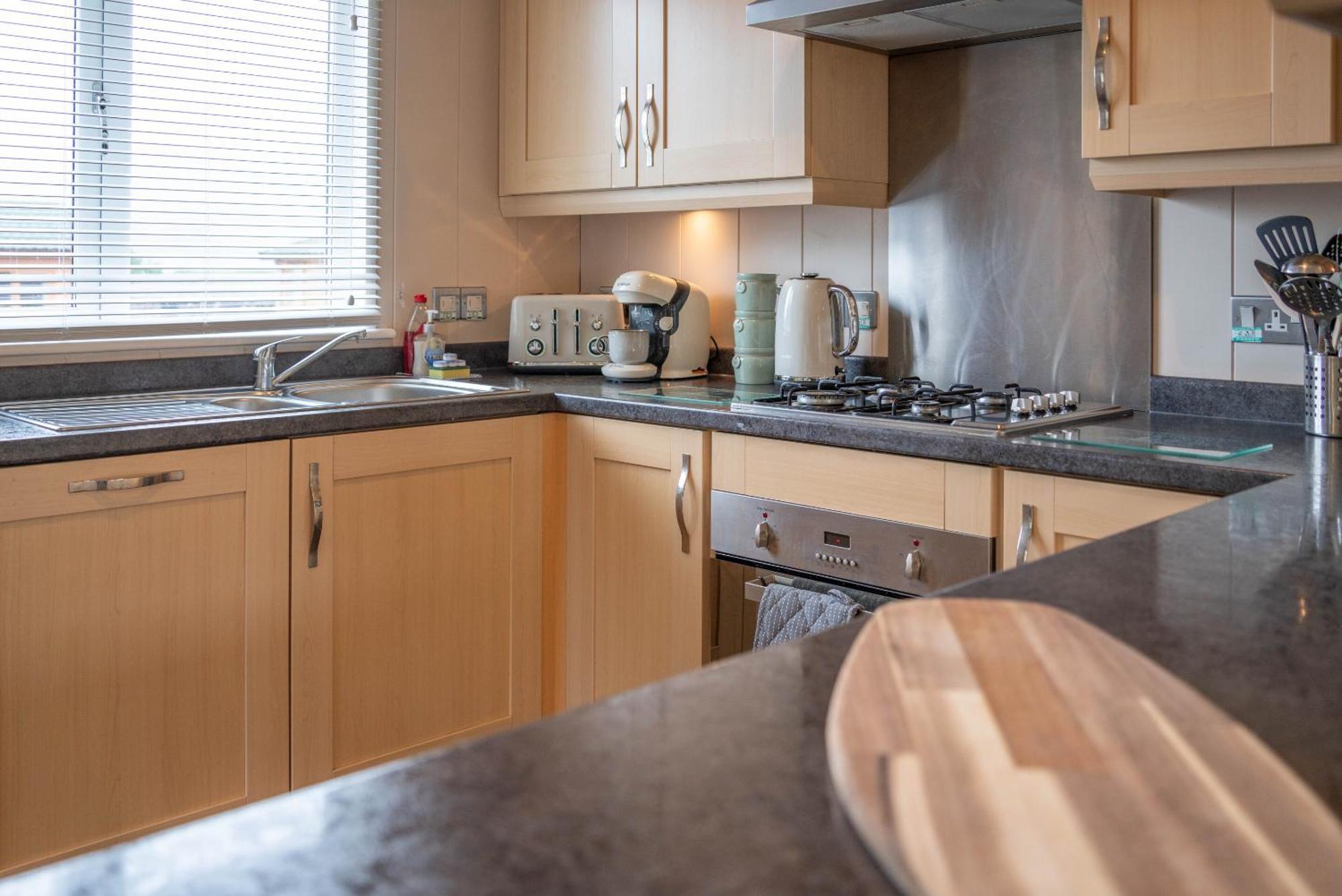 6 Atlantic Crescent - 2 Bed-sleeps 4-tjs6ac Holiday home *