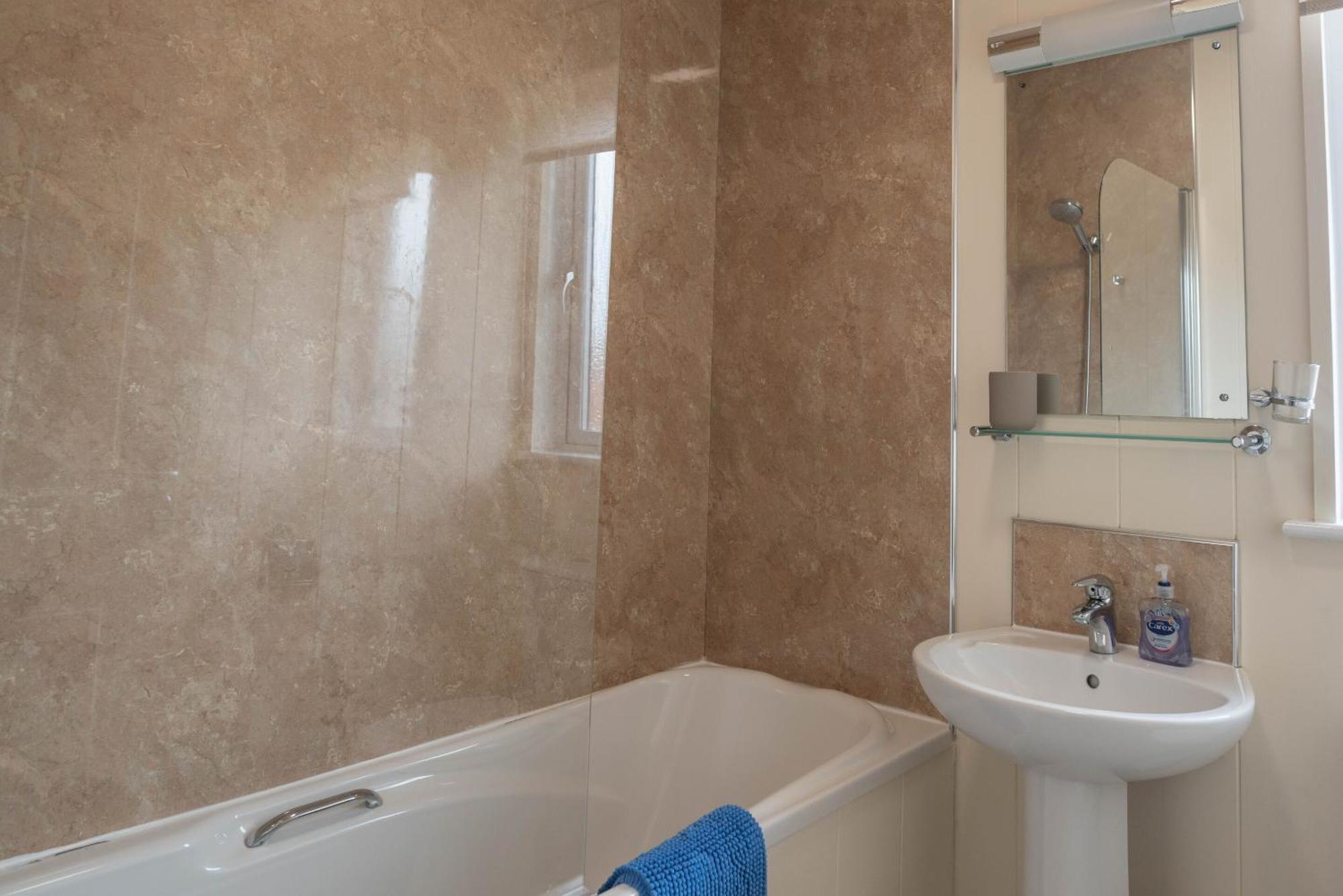 6 Atlantic Crescent - 2 Bed-sleeps 4-tjs6ac Holiday home *